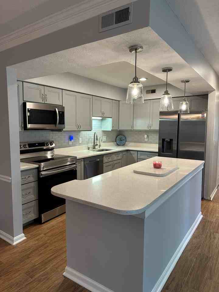 3023 Stratford Ct - Photo 6 of 17