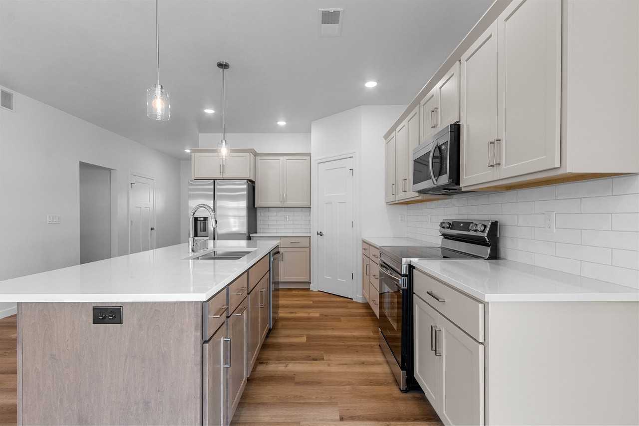 2709 Sachet Pl - Photo 3 of 20