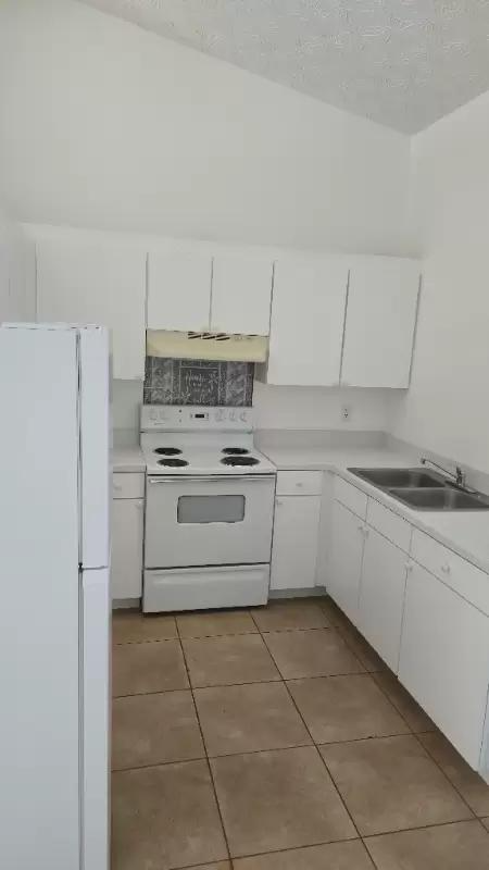 1661 Se Lennard Rd - Photo 2 of 7