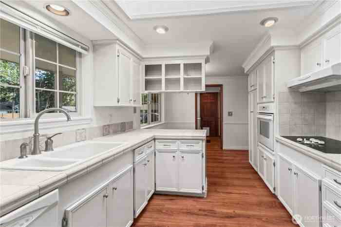 7612 64th Ave W - Photo 4 of 20
