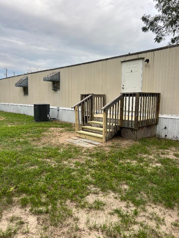 1805 Gilbert Dr - Photo 5 of 18