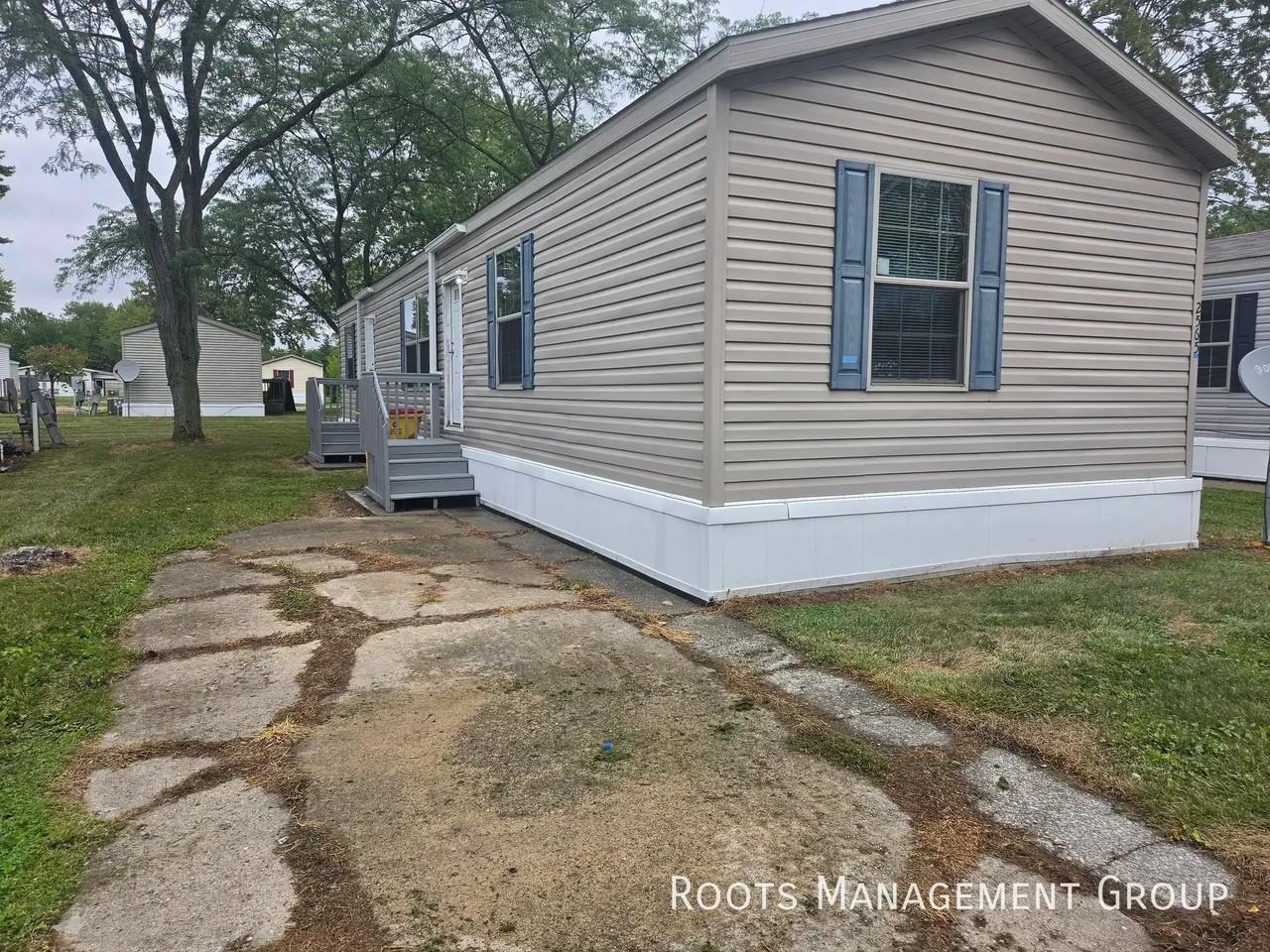 2565 Gemini St - Photo 2 of 17