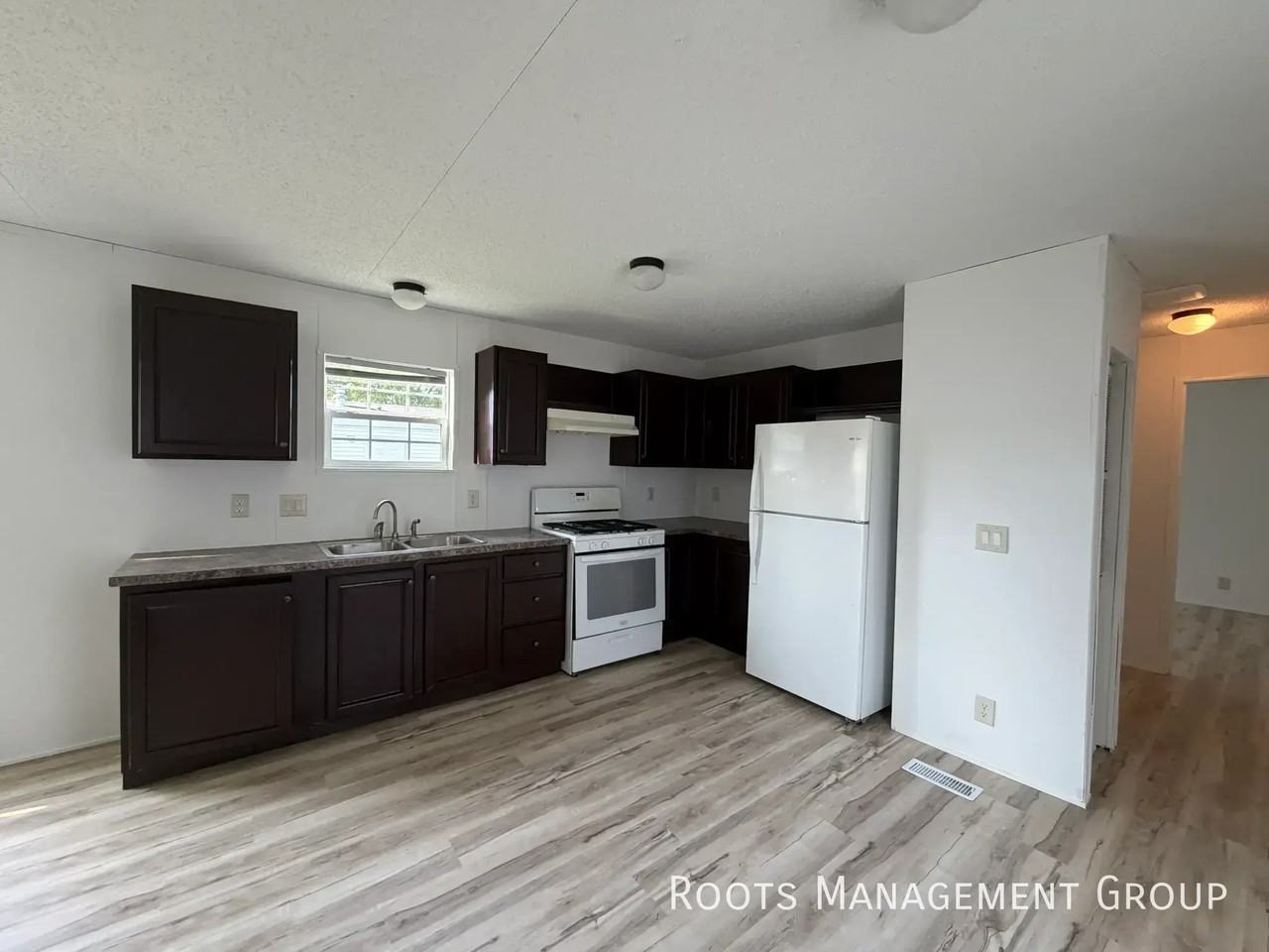 38 Sycamore St #38 - Photo 4 of 16