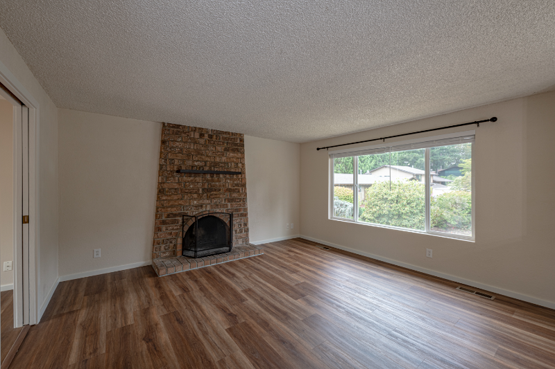 10717 Ne 145th Pl - Photo 2 of 18