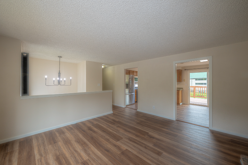 10717 Ne 145th Pl - Photo 3 of 18