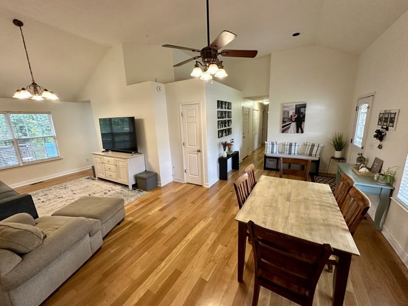 301 Spring Hollow Rd - Photo 7 of 12