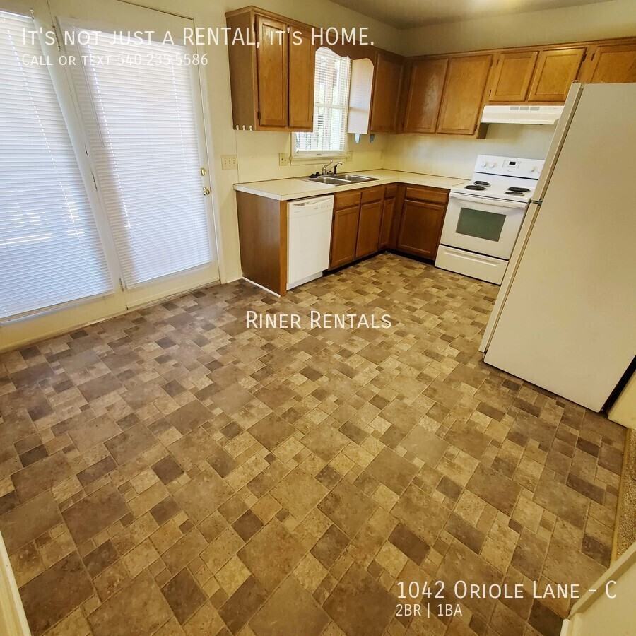 1042 Oriole Ln #C - Photo 2 of 11