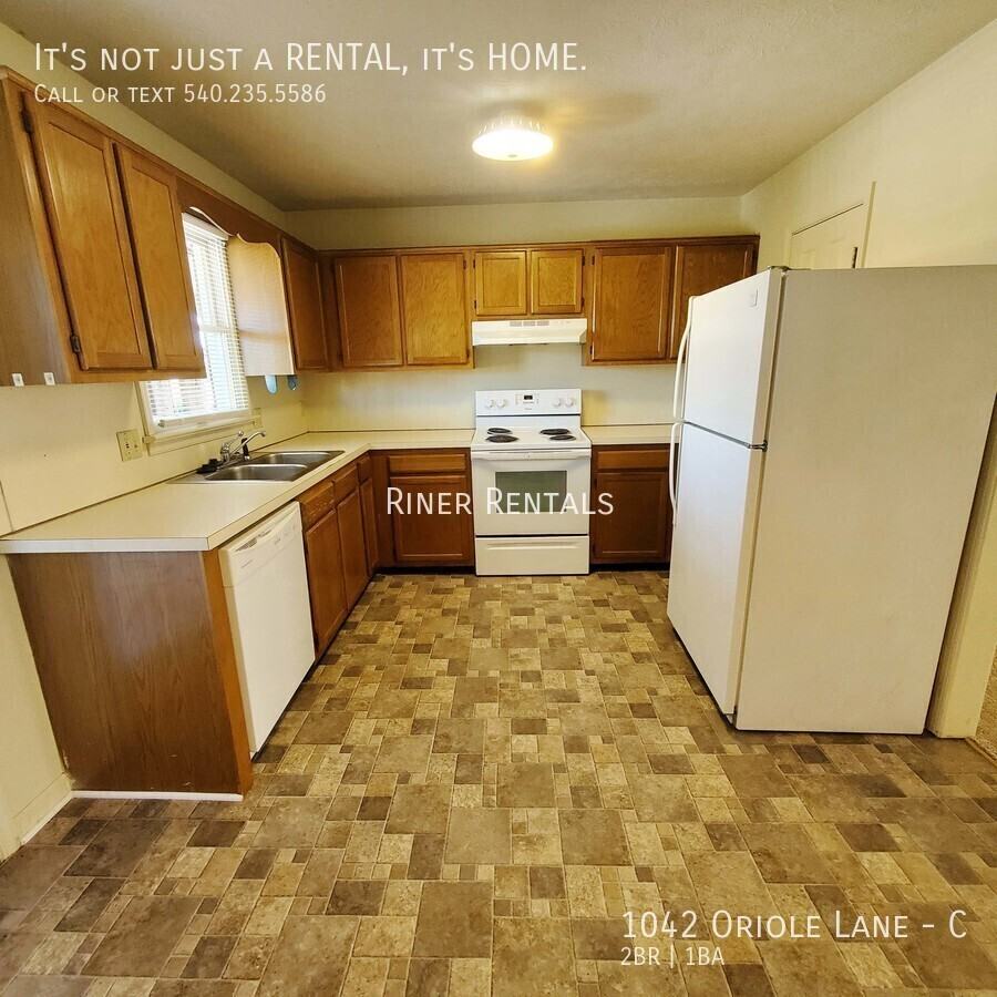 1042 Oriole Ln #C - Photo 3 of 11