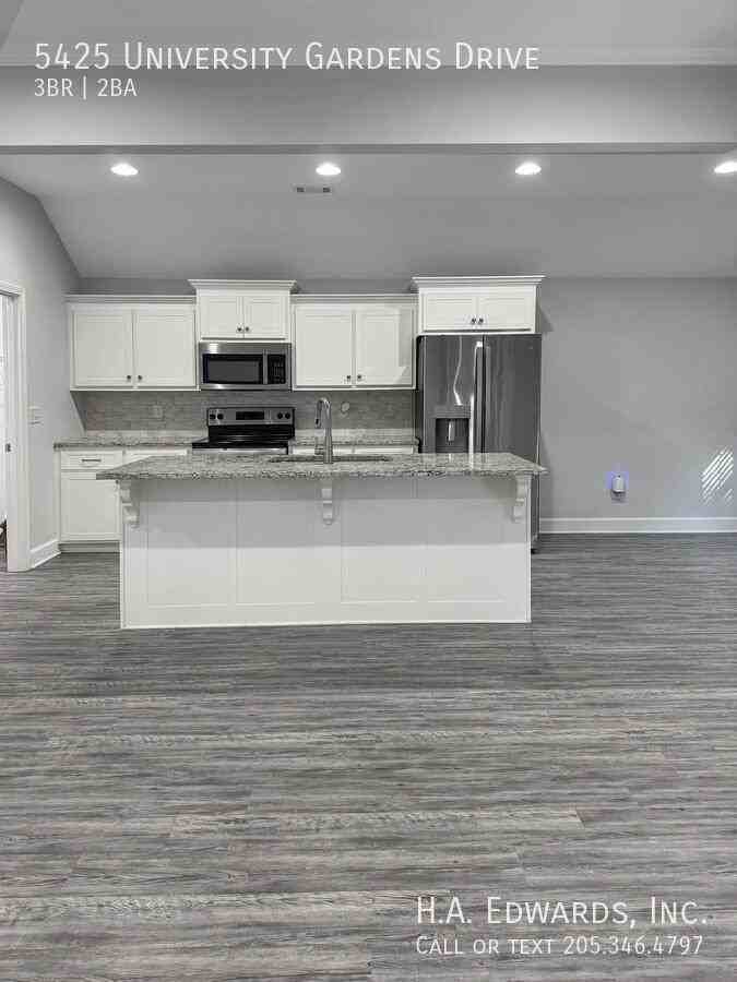 5425 University Gardens Dr - Photo 5 of 19