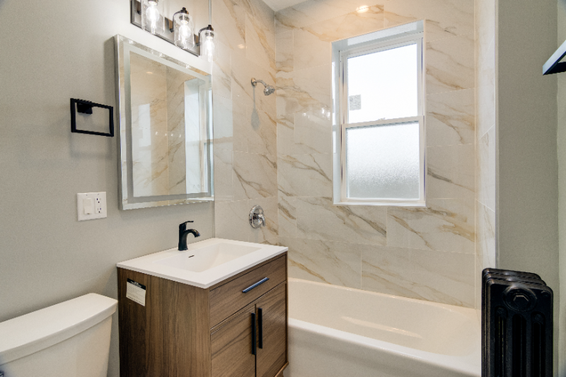 3422 W Dickens Ave #3 - Photo 3 of 6