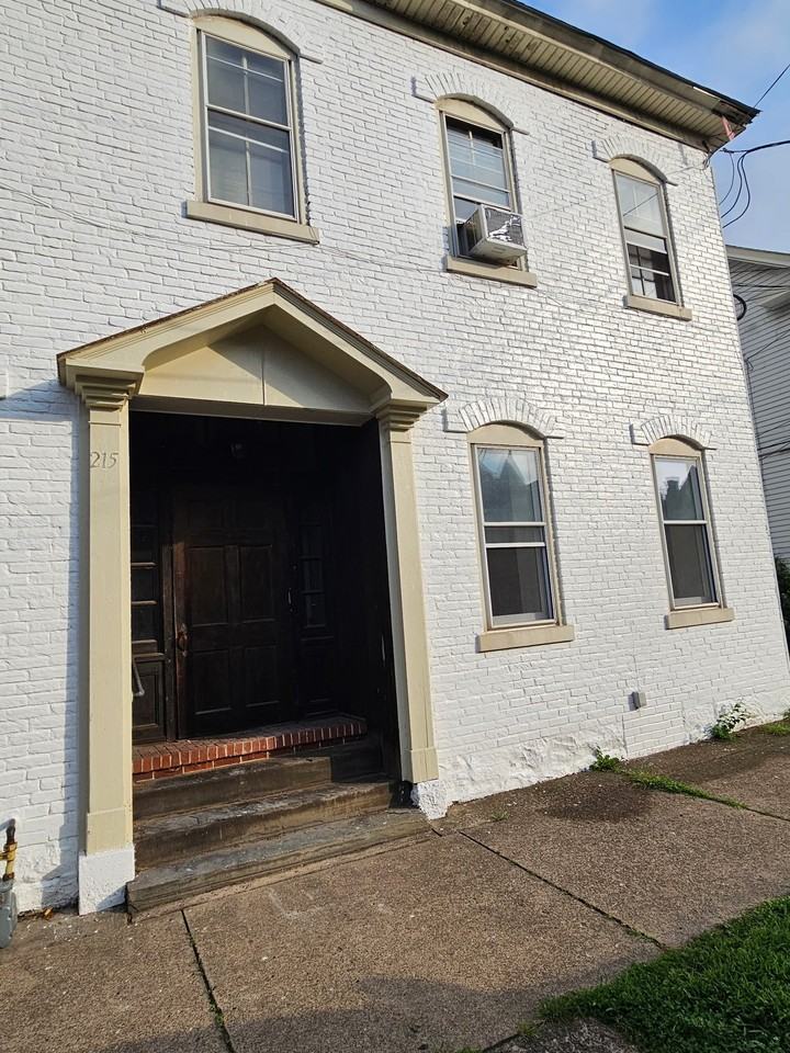 215 E Front St #D - Photo 2 of 13
