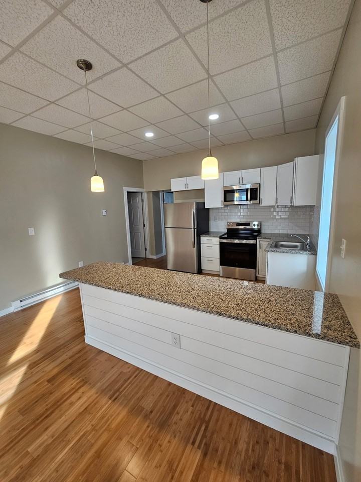 215 E Front St #D - Photo 4 of 13