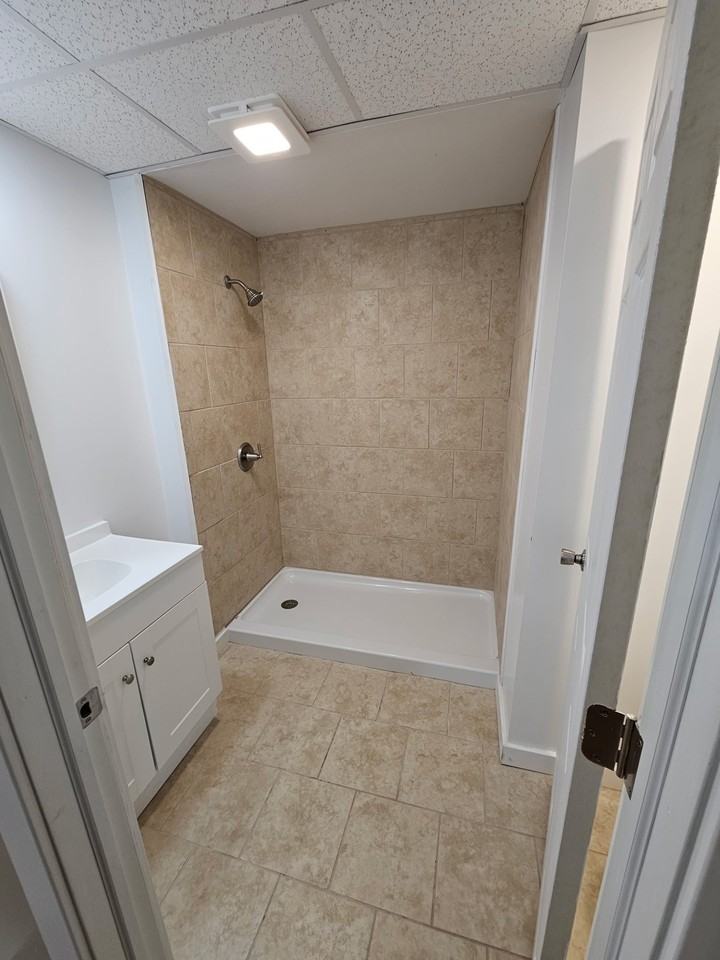 215 E Front St #D - Photo 5 of 13