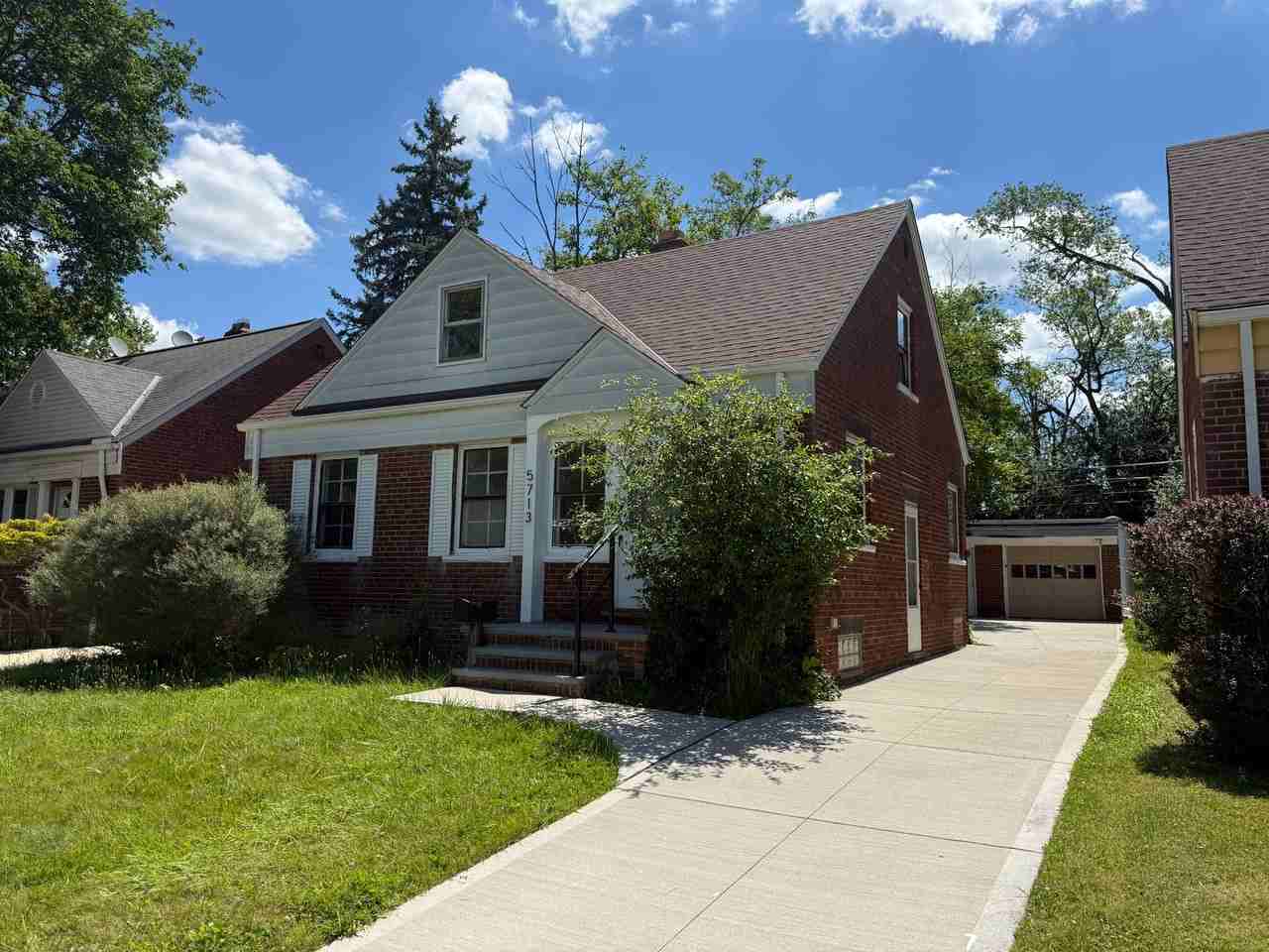 5713 South Blvd - Photo 2 of 21