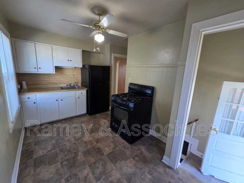 1091 Bicknell Ave - Photo 4 of 27