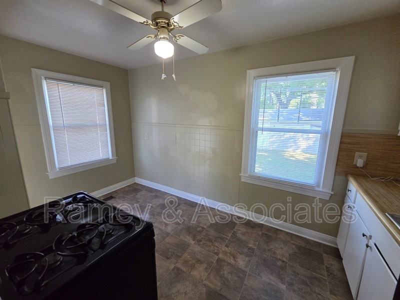 1091 Bicknell Ave - Photo 5 of 27