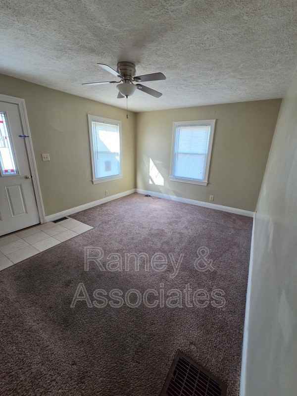 1091 Bicknell Ave - Photo 7 of 27