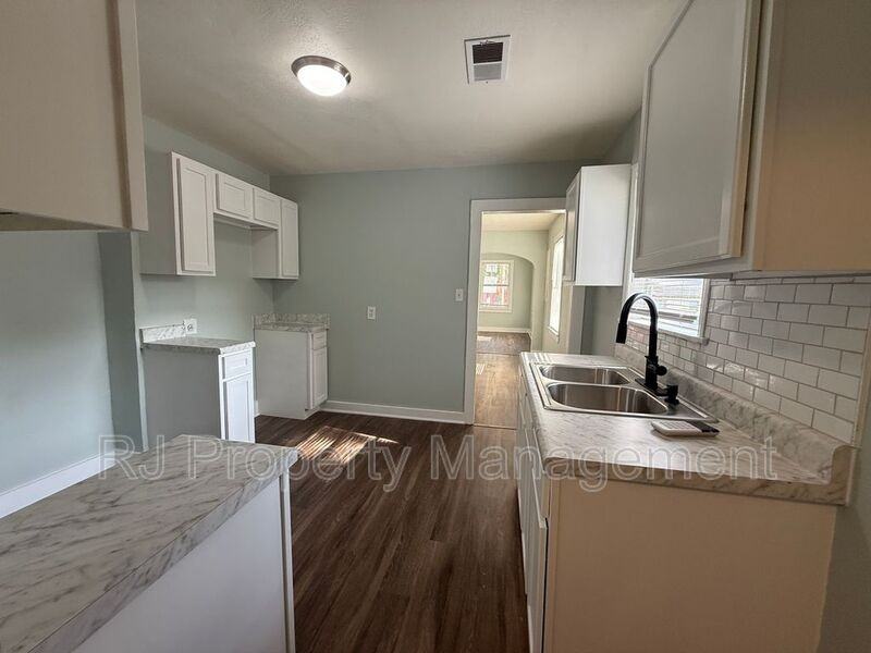 253 Silverage Ave - Photo 7 of 16