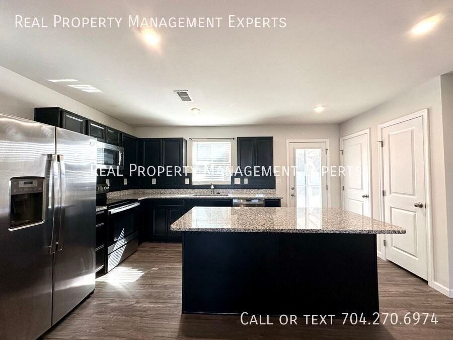 3222 Bouquet St - Photo 2 of 23