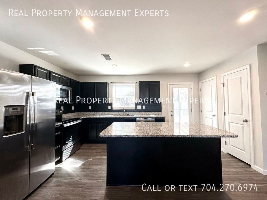 3222 Bouquet St - Photo 3 of 23