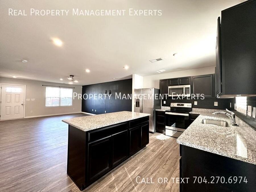 3222 Bouquet St - Photo 5 of 23