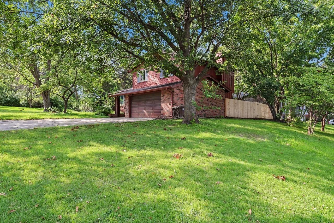 7640 South St - Photo 3 of 18
