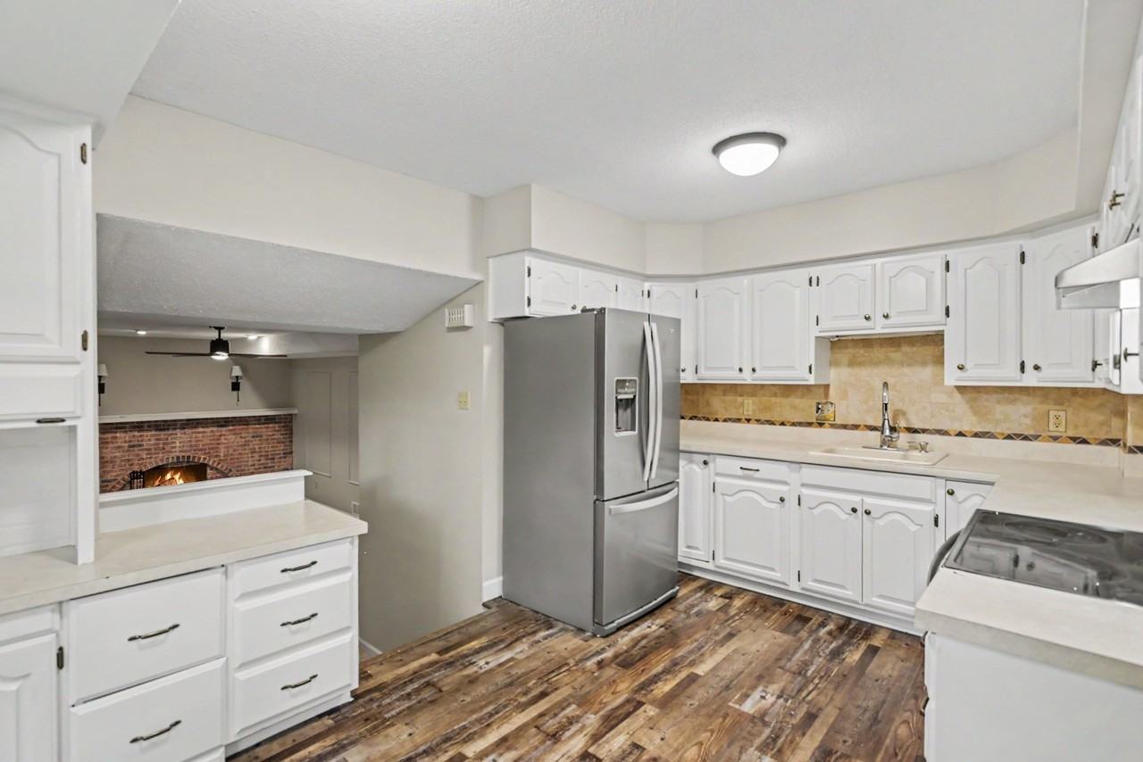 7640 South St - Photo 5 of 18