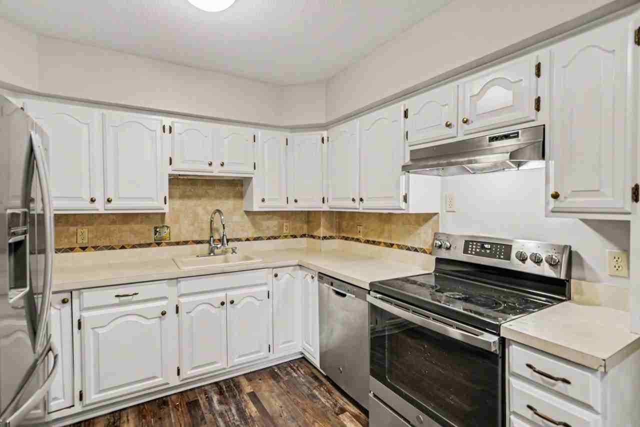 7640 South St - Photo 6 of 18
