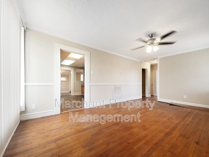 7 Hillside Ln - Photo 3 of 28