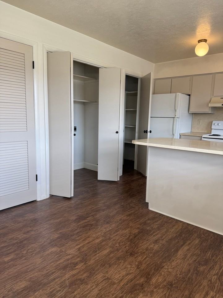 1450 Westsouth - Photo 2 of 11