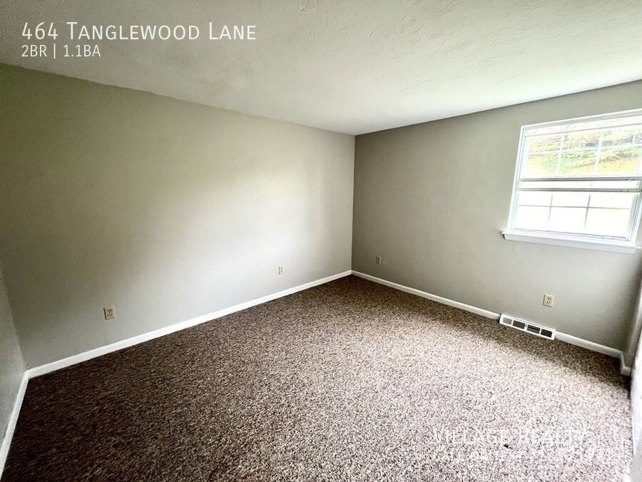 464 Tanglewood Ln - Photo 7 of 50