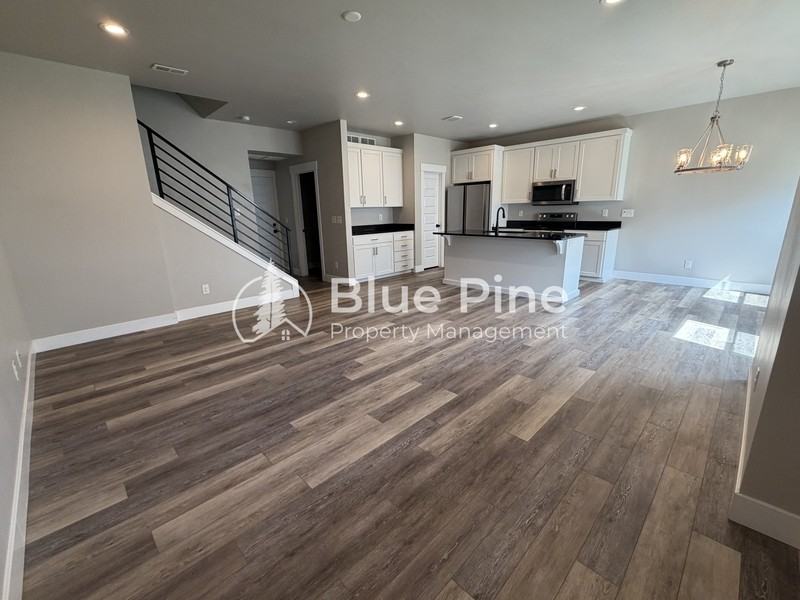 2890 Sunburst Dr - Photo 2 of 18