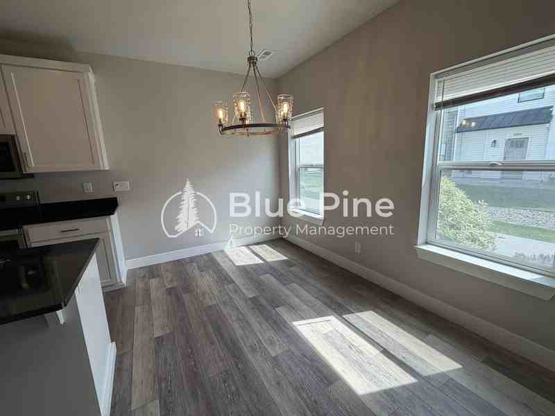 2890 Sunburst Dr - Photo 3 of 18