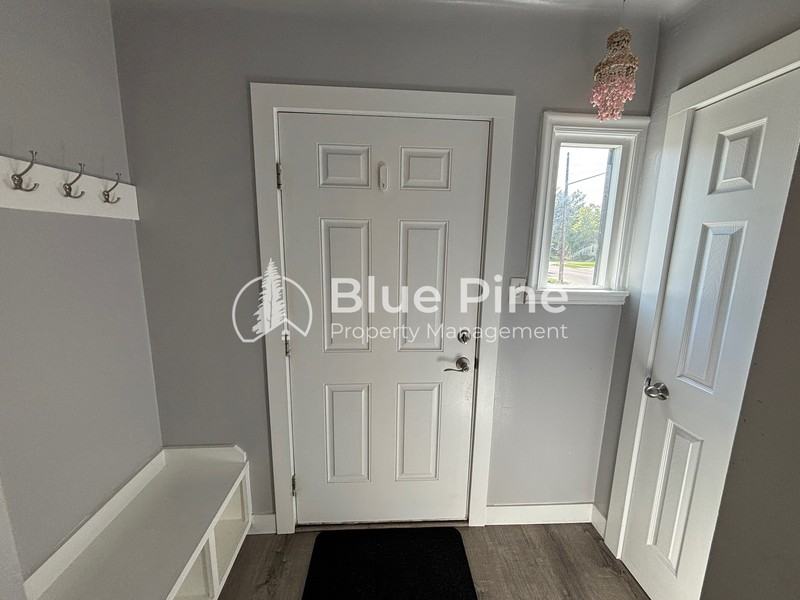 306 Lawton St #2 - Photo 3 of 18