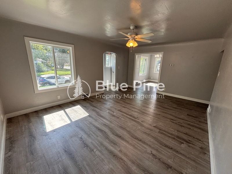 306 Lawton St #2 - Photo 4 of 18