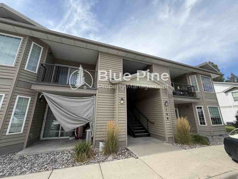 149 Clubhouse Cir #102 - Photo 2 of 11