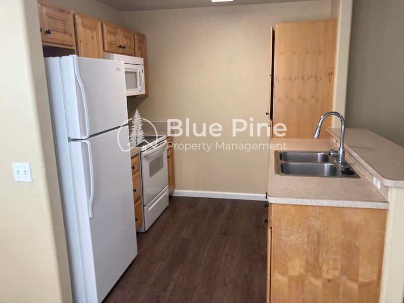 149 Clubhouse Cir #102 - Photo 3 of 11