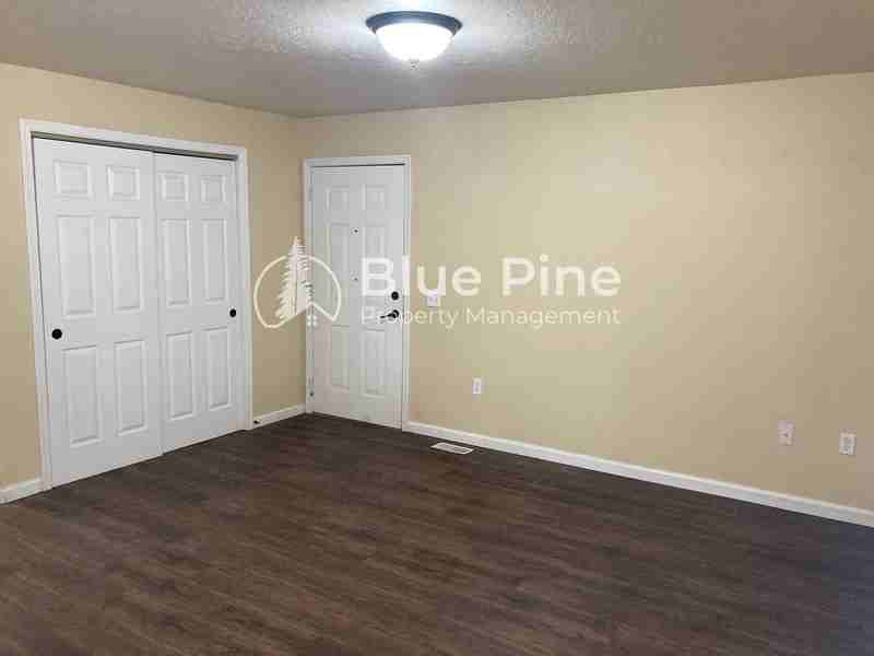 149 Clubhouse Cir #102 - Photo 4 of 11
