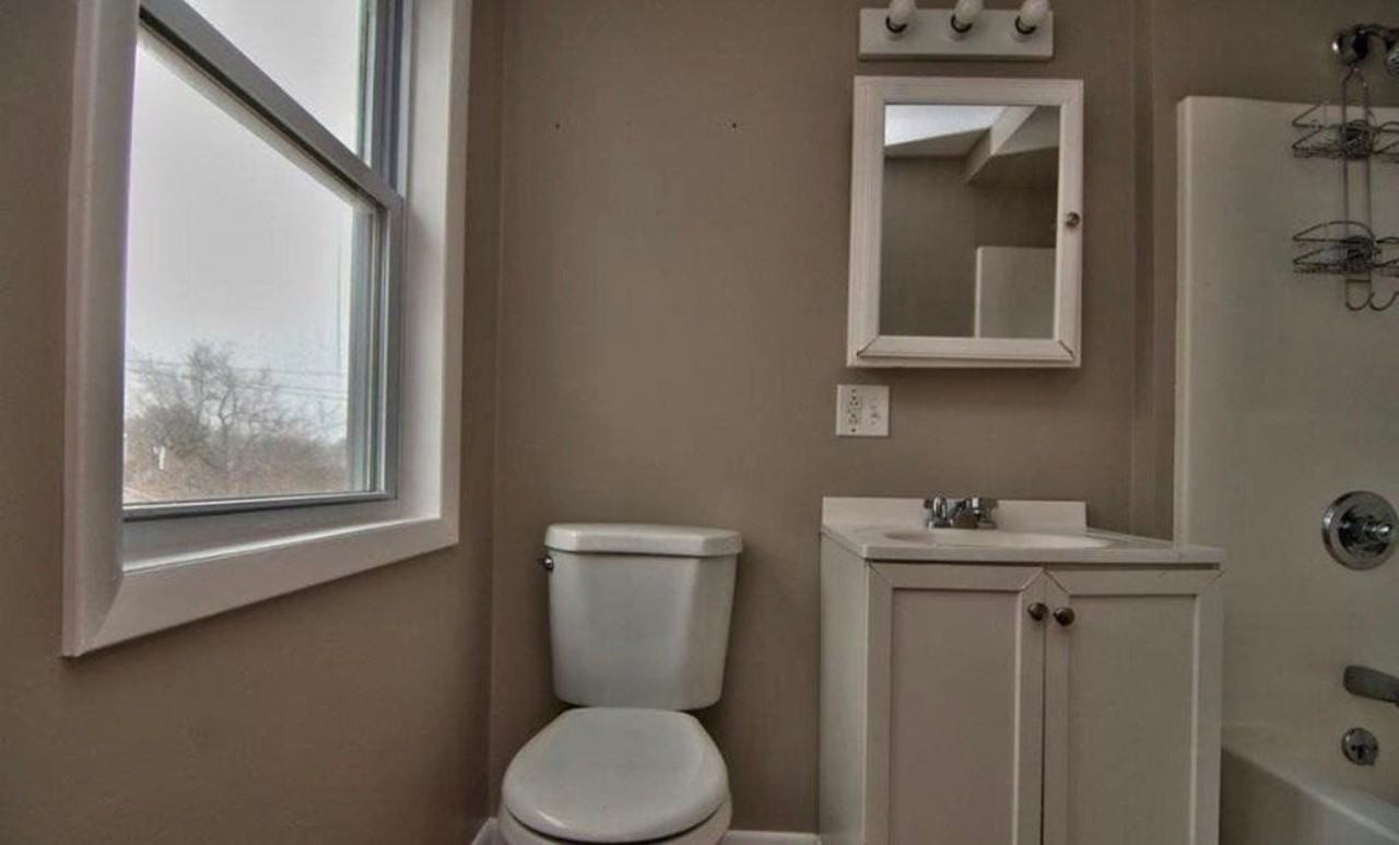 603 S Blakely St #2 - Photo 4 of 11