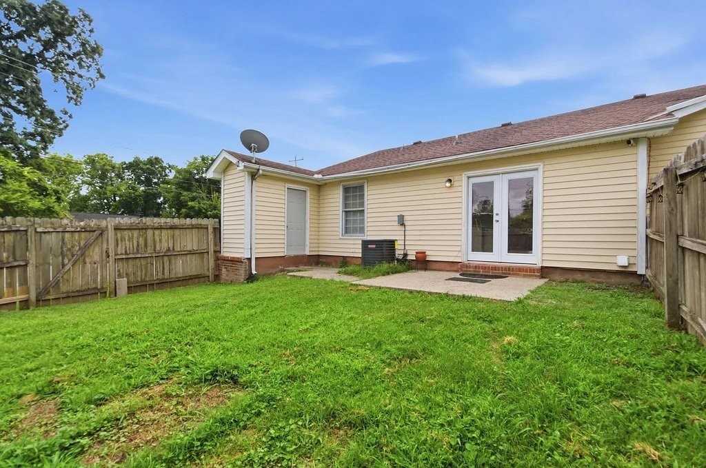 7300 Weston Way - Photo 3 of 12