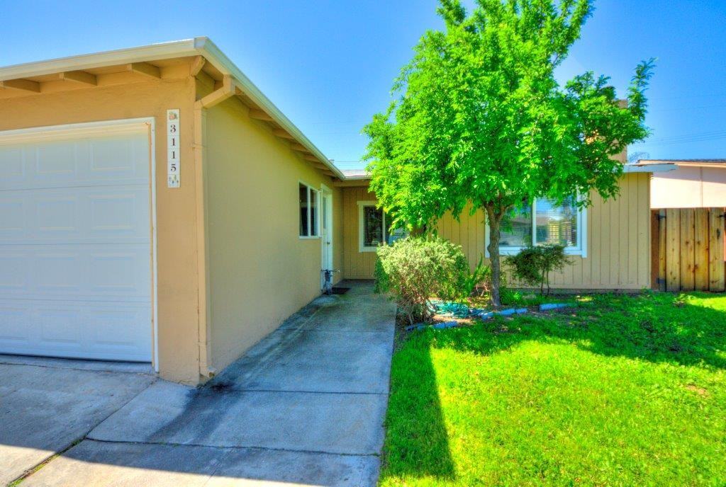 3115 Franela Dr - Photo 2 of 18