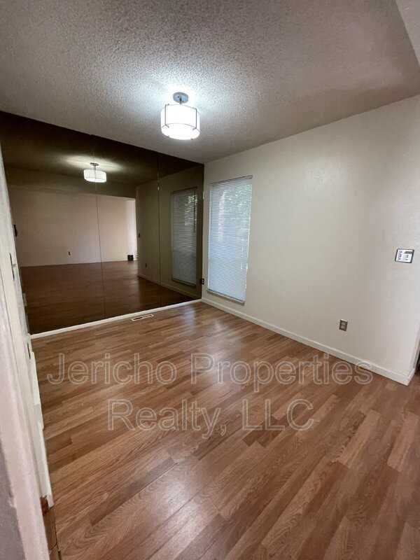 9274 W Utah Ave - Photo 2 of 25