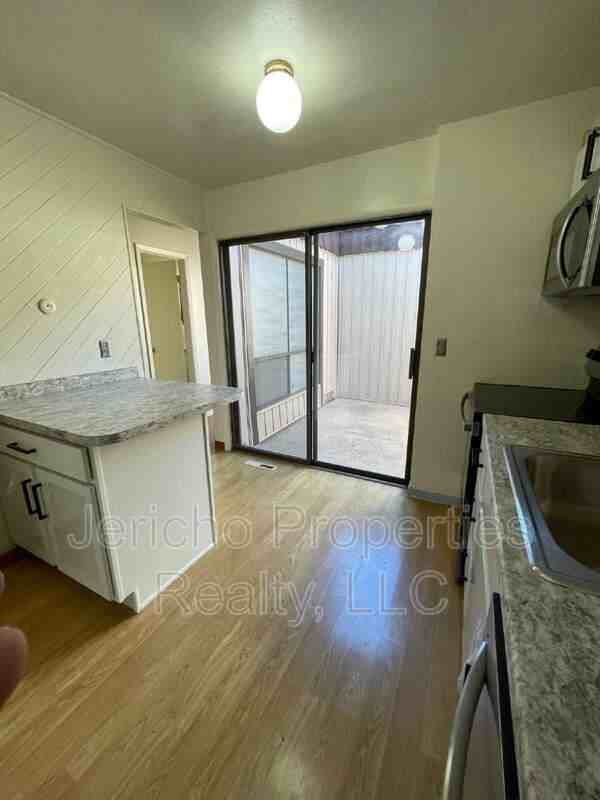 9274 W Utah Ave - Photo 5 of 25