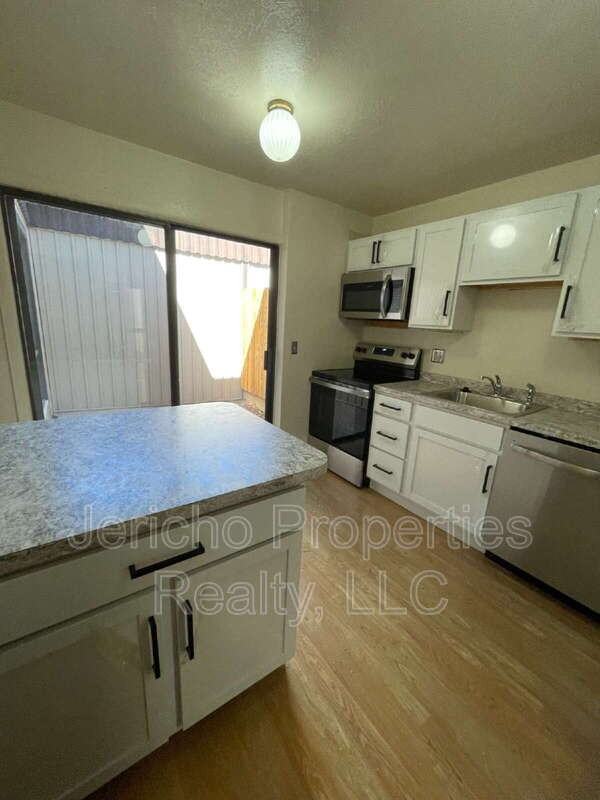 9274 W Utah Ave - Photo 6 of 25
