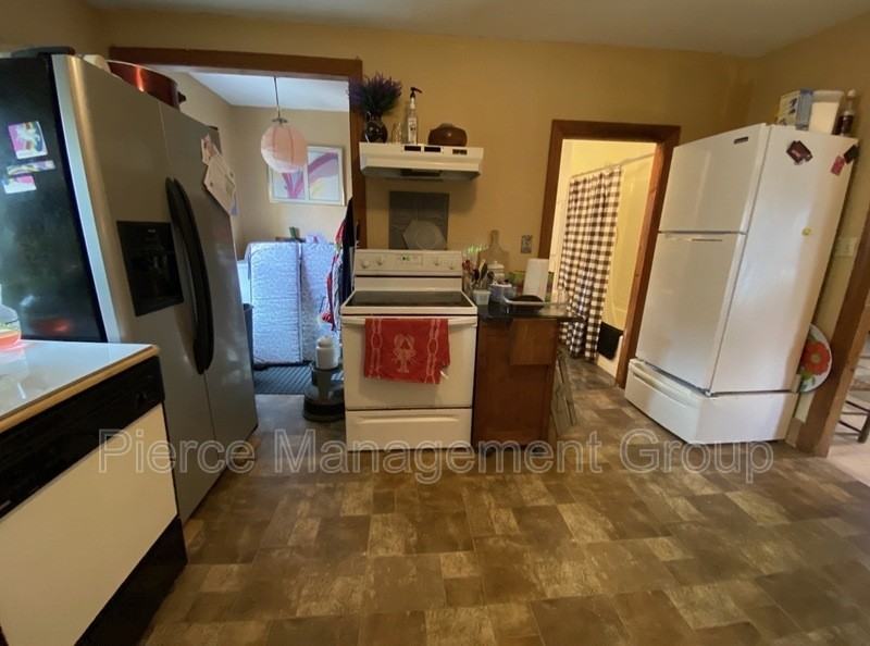 28 Tremont St #B - Photo 2 of 10