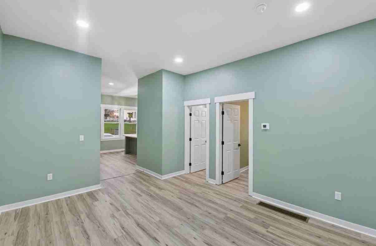 139 5th Ave - Photo 5 of 12