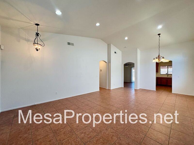 15670 Pearmain St - Photo 6 of 27