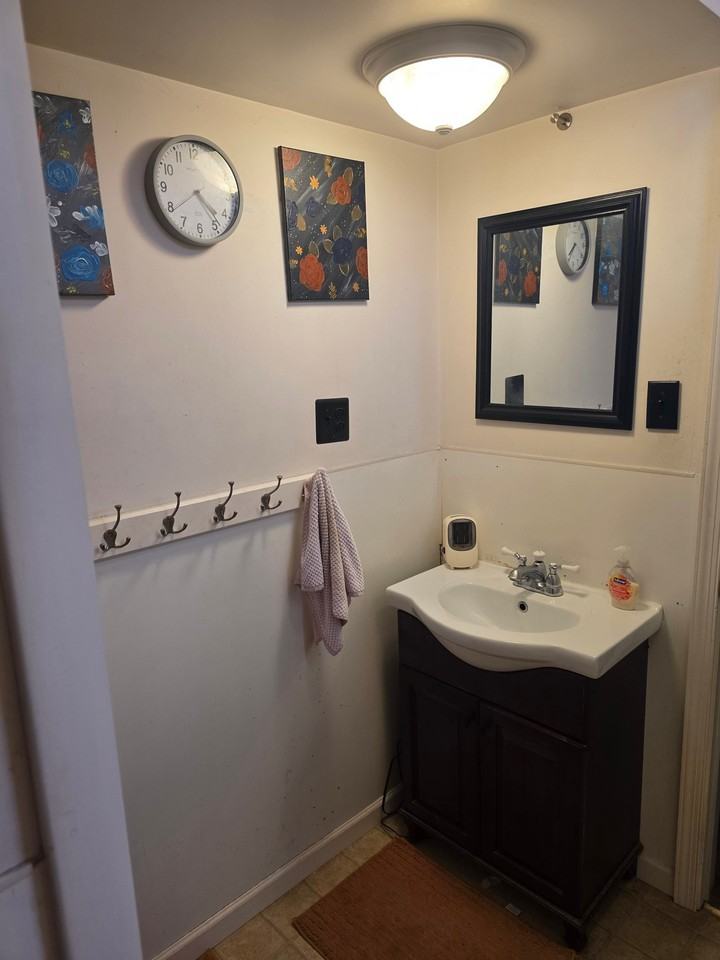 546 N 3rd St - Photo 3 of 12