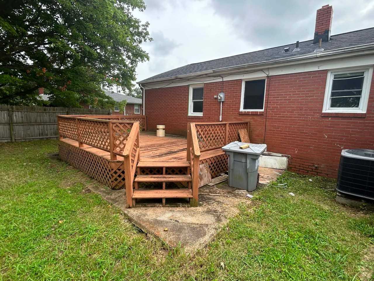 1014 Parkside Ave - Photo 2 of 20