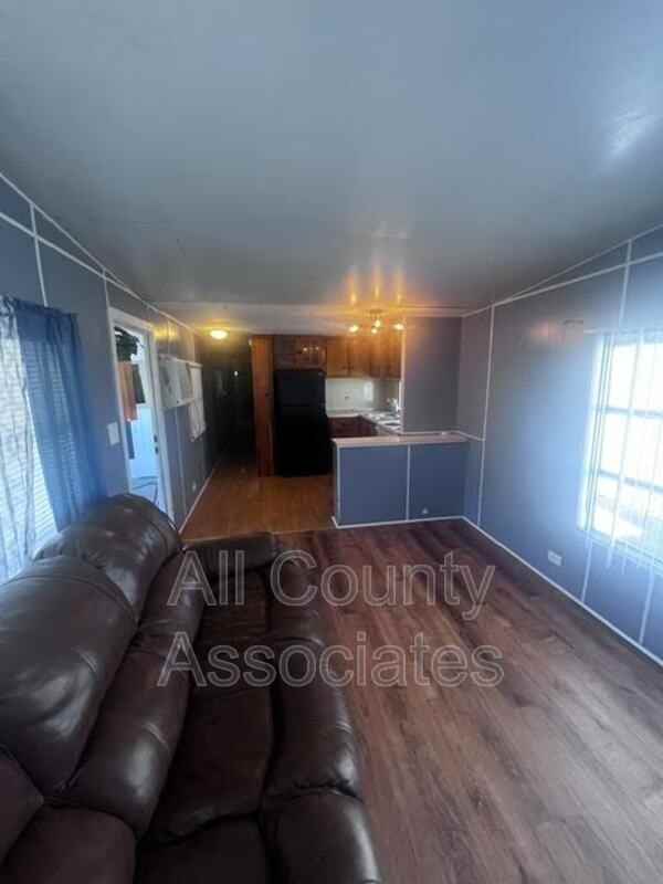 1844 Mary Ln - Photo 4 of 10